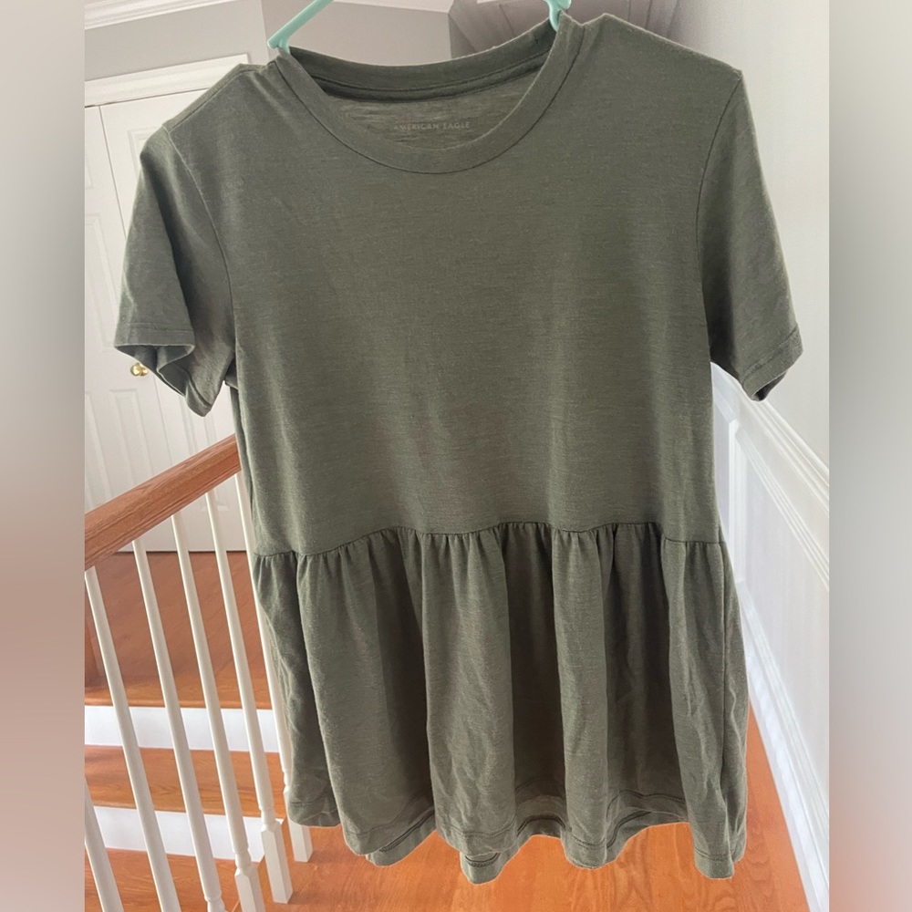 American Eagle - Green, Soft, Silky Top (Women) Size XS